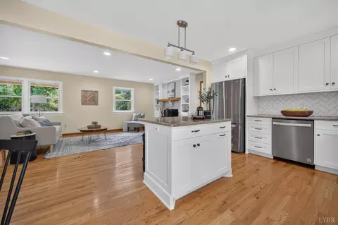 Kitchen - 11094 Leesville Rd, Evington, VA 24550 photo 6 of 10