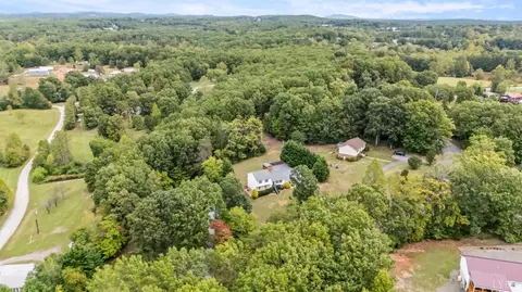View/Area - 923 Dearborn Rd, Evington, VA 24550 photo 2 of 6