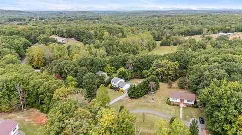 View/Area - 923 Dearborn Rd, Evington, VA 24550 photo 4 of 6