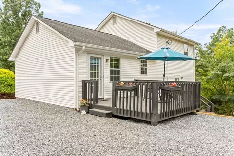 Exterior - 923 Dearborn Rd, Evington, VA 24550 photo 5 of 8