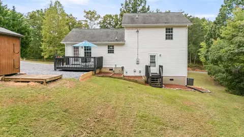 Exterior - 923 Dearborn Rd, Evington, VA 24550 photo 2 of 8
