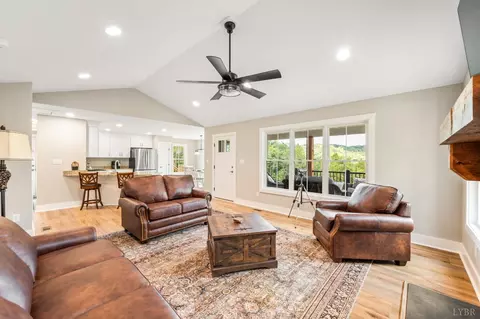 Living - 323 Mountain Top Way, Amherst, VA 24521 photo 3 of 3