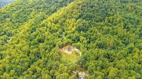 View/Area - 323 Mountain Top Way, Amherst, VA 24521 photo 2 of 3