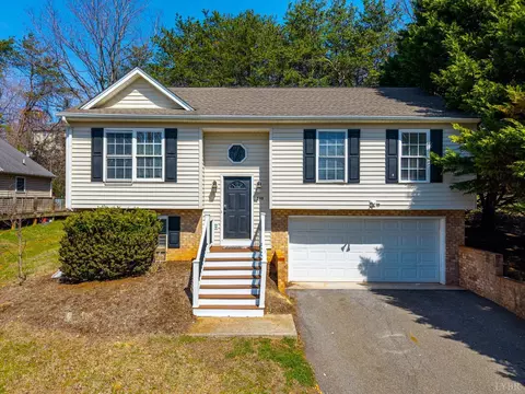 340 Blackhawke Dr, Lynchburg, VA 24502