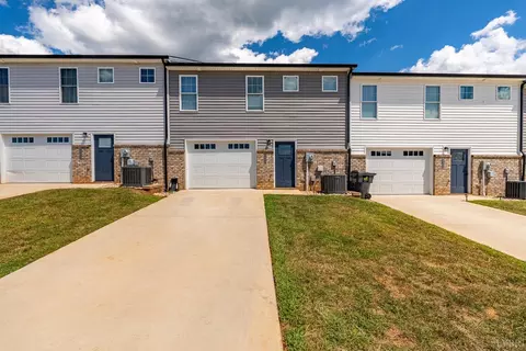 Exterior - 1058 Brownstone Ln, Forest, VA 24551 photo 3 of 5