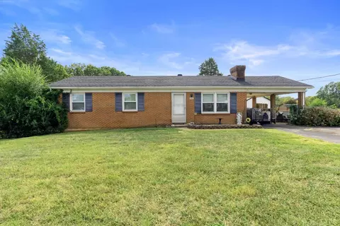 542 Dixie Airport Rd, Madison Heights, VA 24572
