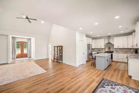 Entry Way - 4424 Goode Rd, Goode, VA 24556 photo 1 of 10