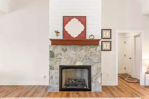 Entry Way - 4424 Goode Rd, Goode, VA 24556 photo 2 of 10