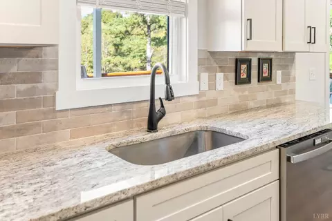 Kitchen - 4424 Goode Rd, Goode, VA 24556 photo 4 of 6