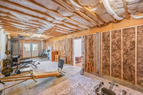 Entry Way - 4424 Goode Rd, Goode, VA 24556 photo 10 of 10