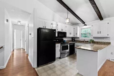 Entry Way - 110 Maplewood Dr, Forest, VA 24551 photo 5 of 8