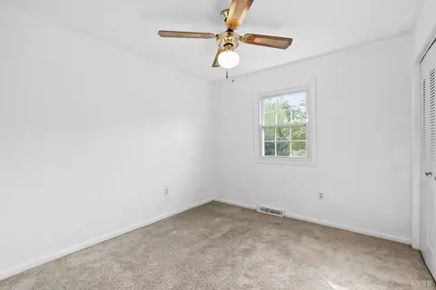 Bedroom - 110 Maplewood Dr, Forest, VA 24551 photo 1 of 8