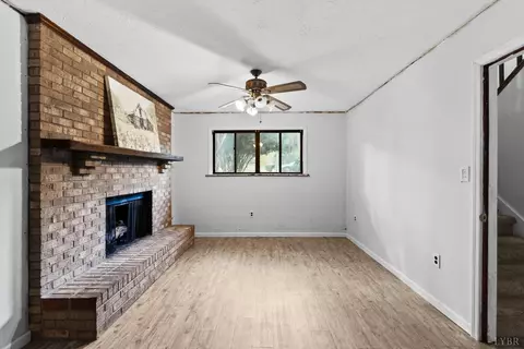 Living - 110 Maplewood Dr, Forest, VA 24551 photo 7 of 10