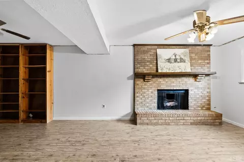 Living - 110 Maplewood Dr, Forest, VA 24551 photo 6 of 10