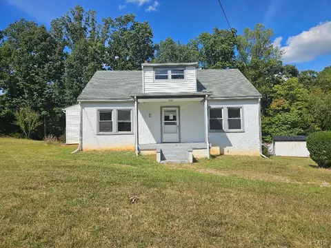185 Eastview Dr, Madison Heights, VA 24572