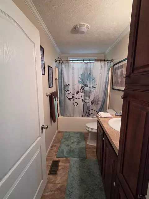 Bath - 4243 Tye River Rd, Amherst, VA 24521 photo 1 of 1