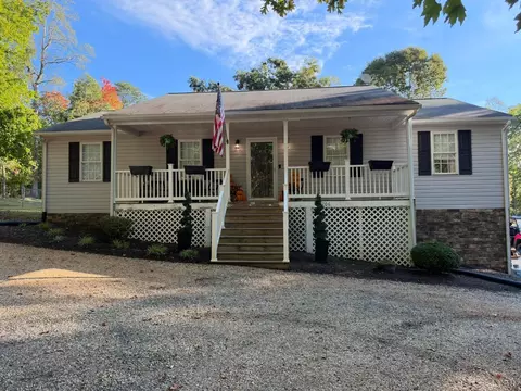 206 Erin Dr, Madison Heights, VA 24572