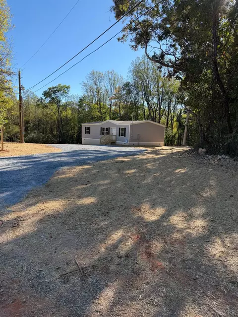 136 Avery Ln, Madison Heights, VA 24572