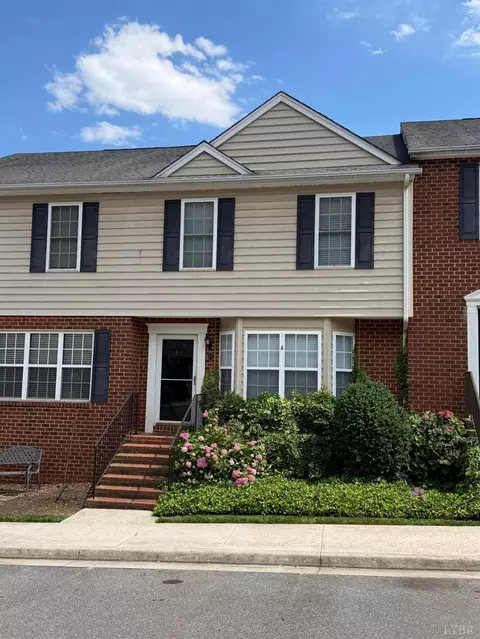 110 Aaron Pl, Lynchburg, VA 24502