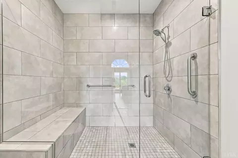 Bath - 1082 Grandset Dr, Forest, VA 24551 photo 3 of 4