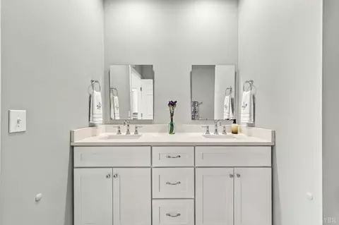 Bath - 1082 Grandset Dr, Forest, VA 24551 photo 2 of 4