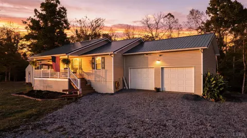 362 Hundley Ln, Madison Heights, VA 24572