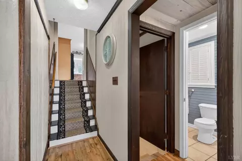 Entry Way - 1249 Cedar Gate Rd, Monroe, VA 24574 photo 4 of 5