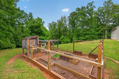 Exterior - 1249 Cedar Gate Rd, Monroe, VA 24574 photo 18 of 26