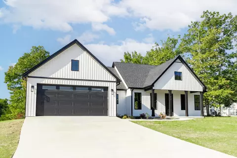 Exterior - 12 Mosby Ct, Rustburg, VA 24588 photo 6 of 10