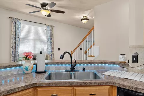 Kitchen - 24 Goad Rd, Fincastle, VA 24090 photo 5 of 7
