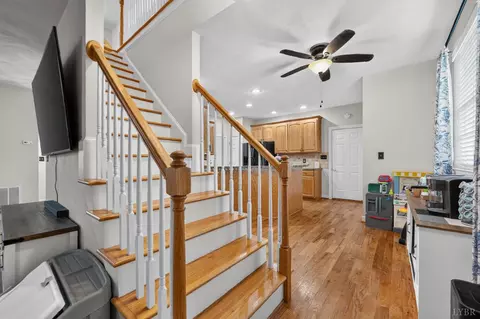 Entry Way - 24 Goad Rd, Fincastle, VA 24090 photo 5 of 9