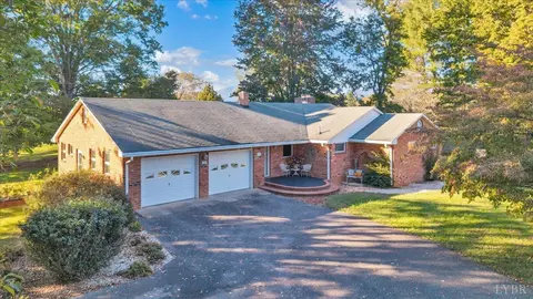 1684 Big Island Hwy, Bedford, VA 24523