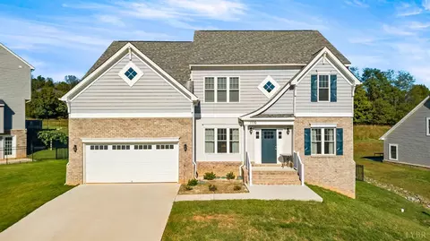 1110 Boonsboro Meadows Dr, Lynchburg, VA 24503
