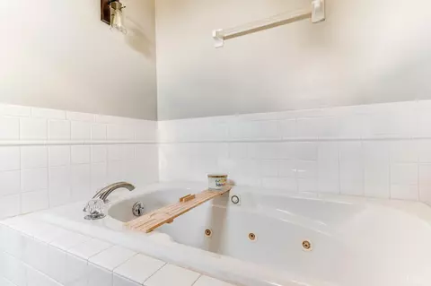 Bath - 1544 Calohan Rd, Rustburg, VA 24588 photo 3 of 4