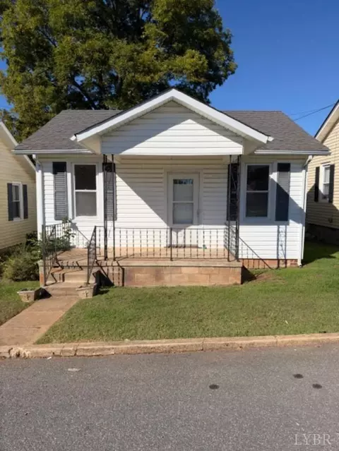 114 Lee St, Appomattox, VA 24522