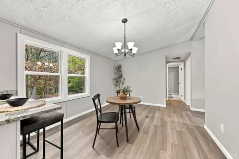 Dining - 409 Mansion Way, Amherst, VA 24521 photo 2 of 2