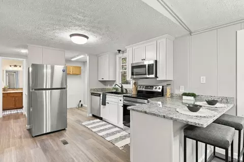 Kitchen - 409 Mansion Way, Amherst, VA 24521 photo 1 of 4