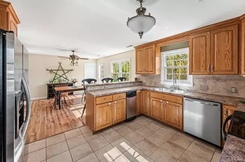 Kitchen - 677 Kenmore Rd, Amherst, VA 24521 photo 8 of 8