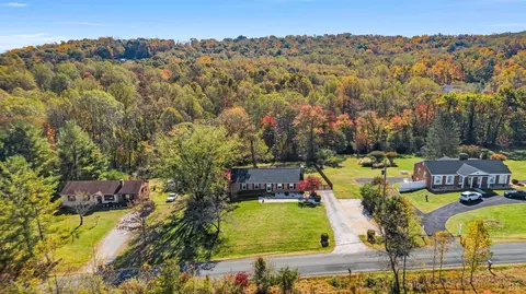 View/Area - 677 Kenmore Rd, Amherst, VA 24521 photo 1 of 7