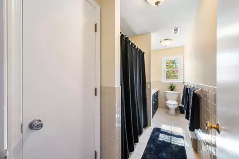 Entry Way - 677 Kenmore Rd, Amherst, VA 24521 photo 9 of 12