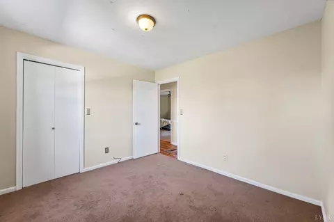 Bedroom - 677 Kenmore Rd, Amherst, VA 24521 photo 5 of 6
