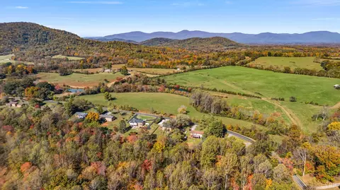 View/Area - 677 Kenmore Rd, Amherst, VA 24521 photo 6 of 7