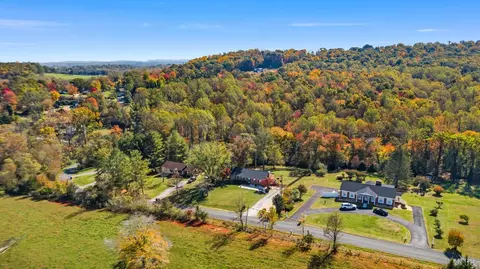 View/Area - 677 Kenmore Rd, Amherst, VA 24521 photo 3 of 7