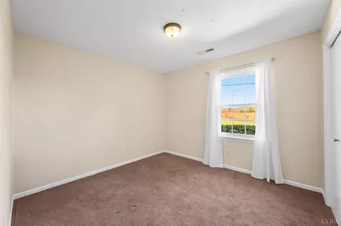 Bedroom - 677 Kenmore Rd, Amherst, VA 24521 photo 4 of 6