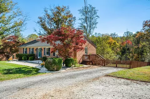 Exterior - 677 Kenmore Rd, Amherst, VA 24521 photo 9 of 15