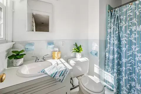 Bath - 677 Kenmore Rd, Amherst, VA 24521 photo 1 of 6