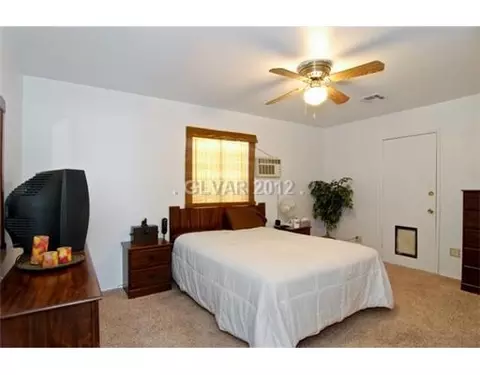422 W Basic Rd, Henderson, NV 89015 photo 7