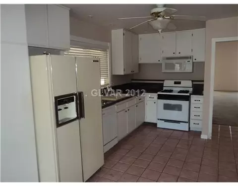2354 Viewcrest Rd, Henderson, NV 89014 photo 4