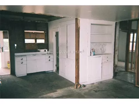 1085 Lyons, Ely, NV 89301 photo 2