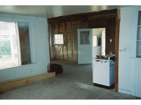 1085 Lyons, Ely, NV 89301 photo 3